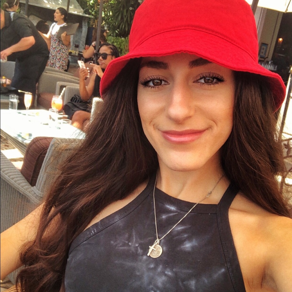 Meet your Posher, Stephanie